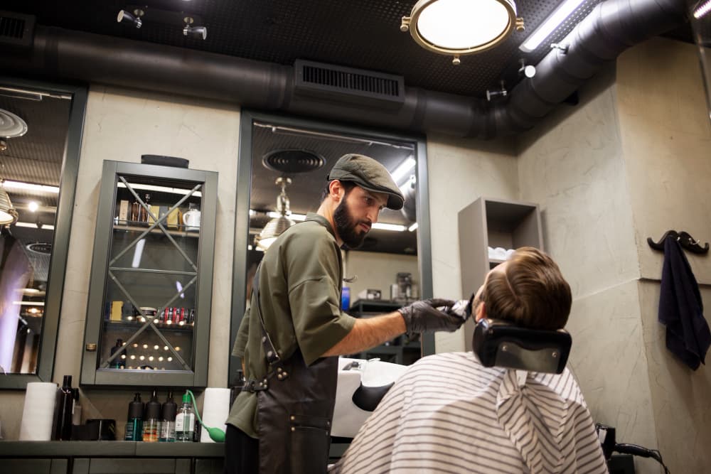 Como Decorar uma Barbearia Pequena Gastando Pouco